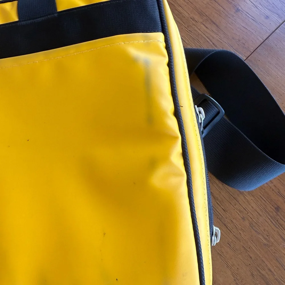The North face Yellow Messenger / Laptop Multi Compartment Bag